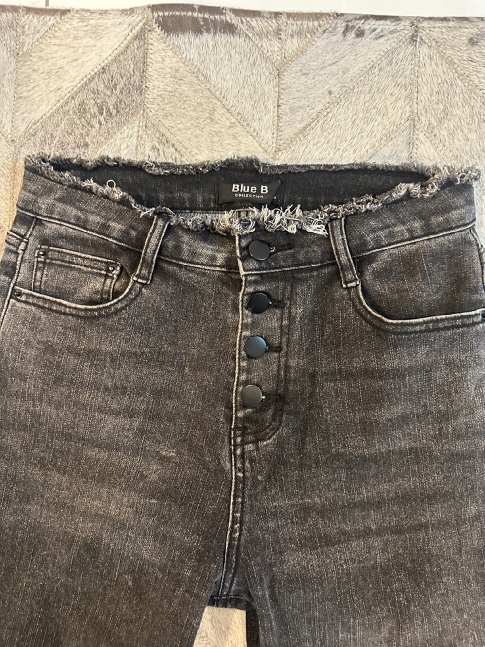 Frayed rhinestone fringe hem Women's High-Rise Jeans Medium - Picture 4 of 7